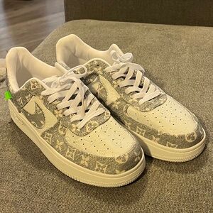 Nike Air Force 1 x Louis Vuitton Low Womens Sneakers. Size 8.5